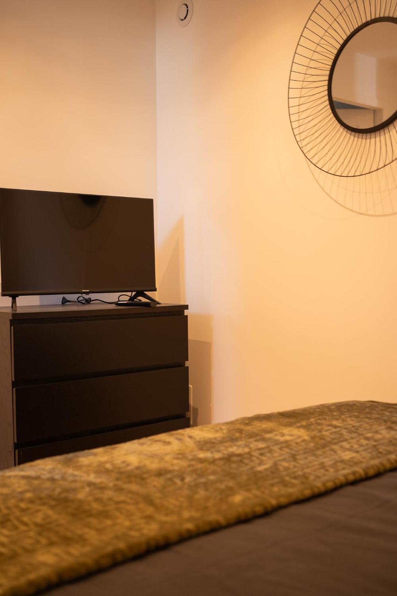 Appartements Plein Centre, A 5 Minutes Du Chateau Onzain Exterior photo